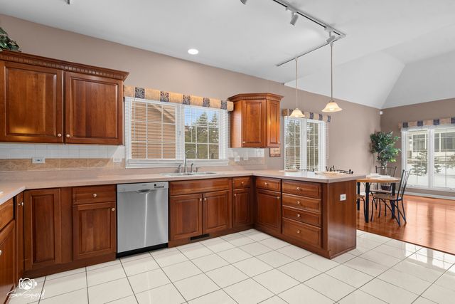 2762 Shetland Lane, Aurora, IL 60502