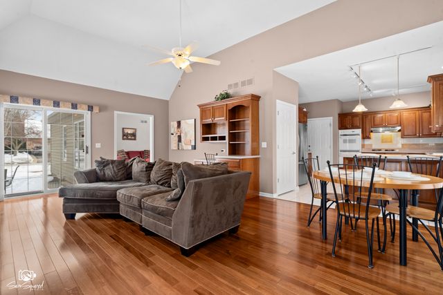 2762 Shetland Lane, Aurora, IL 60502