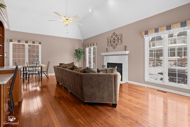 2762 Shetland Lane, Aurora, IL 60502