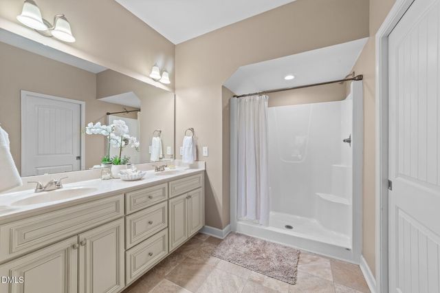 196 Watersedge Lane, Smithfield, NC 27577