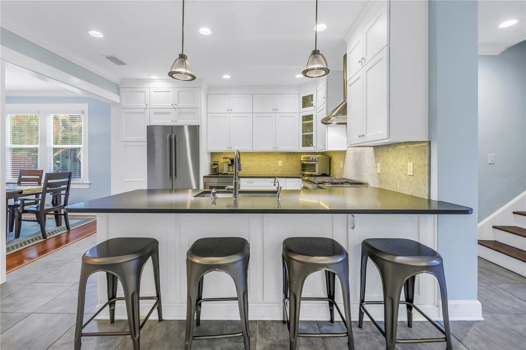 Image 15 of property listing at 436 12TH AVENUE NE, St Petersburg, FL 33701