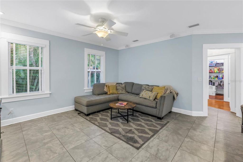 Image 17 of property listing at 436 12TH AVENUE NE, St Petersburg, FL 33701