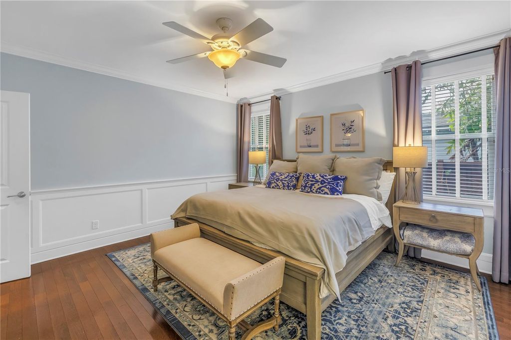 Image 20 of property listing at 436 12TH AVENUE NE, St Petersburg, FL 33701