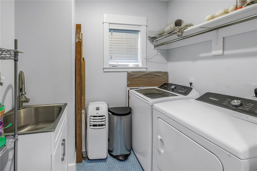 Image 31 of property listing at 436 12TH AVENUE NE, St Petersburg, FL 33701