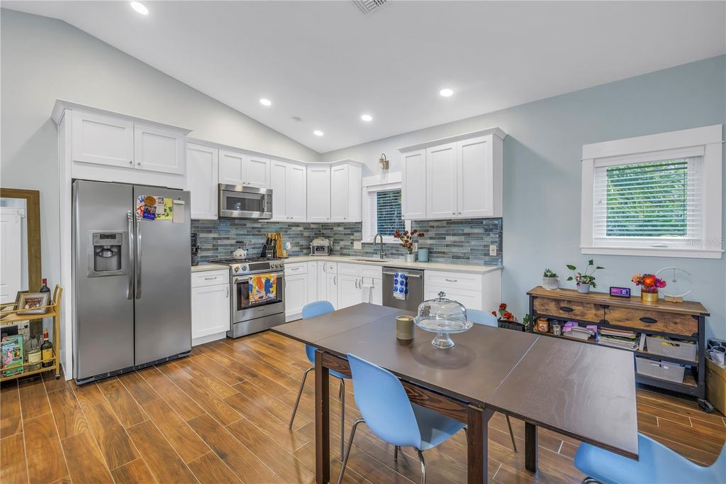 Image 33 of property listing at 436 12TH AVENUE NE, St Petersburg, FL 33701