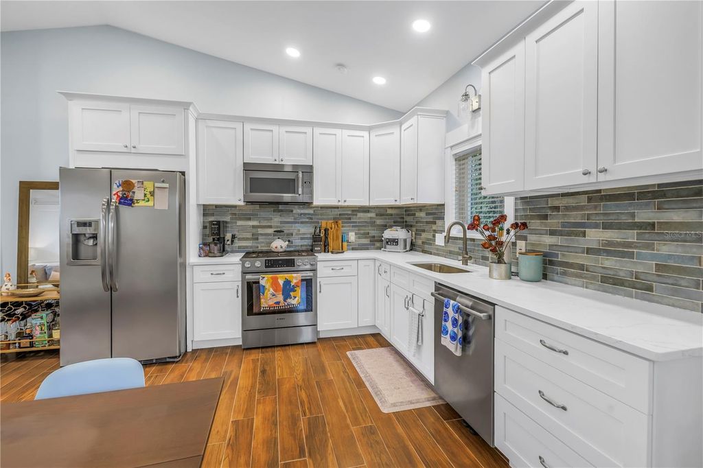 Image 35 of property listing at 436 12TH AVENUE NE, St Petersburg, FL 33701