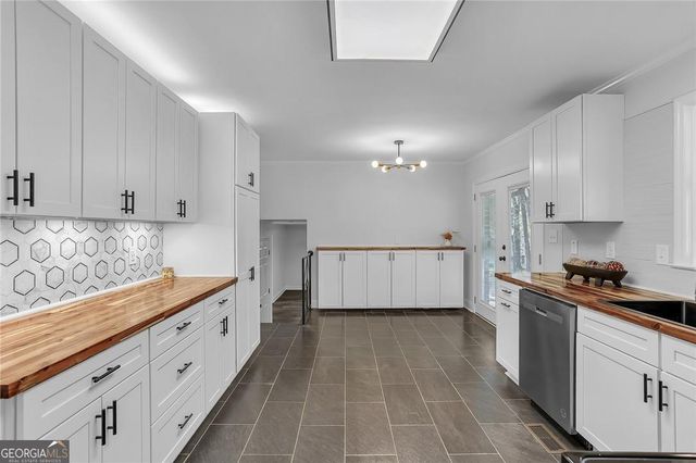 209 Arrowhead Drive, Cartersville, GA 30120