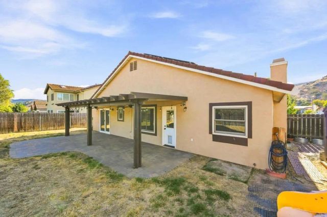 10355 PASEO PALMAS DR., Lakeside, CA 92040