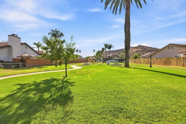 10355 PASEO PALMAS DR., Lakeside, CA 92040