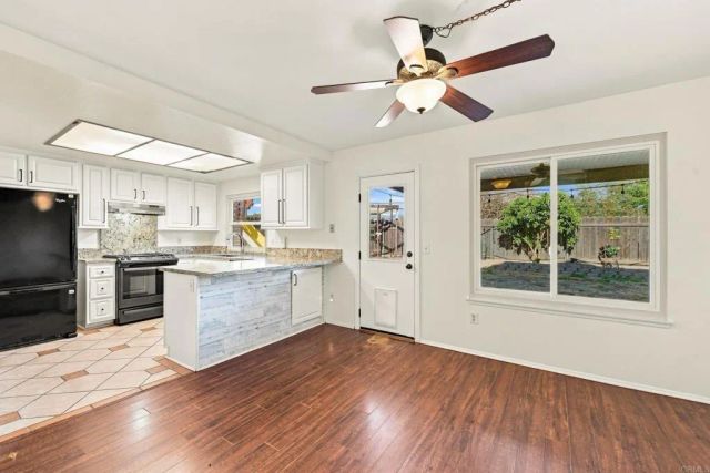 10355 PASEO PALMAS DR., Lakeside, CA 92040