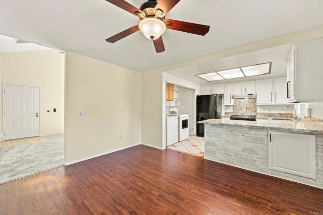 10355 PASEO PALMAS DR., Lakeside, CA 92040