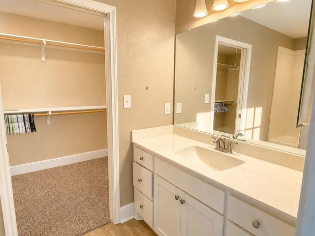 422 Pine Harbor Drive, Onalaska, TX 77360