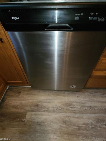 1061 Gauguin DR, Virginia Beach, VA 23454