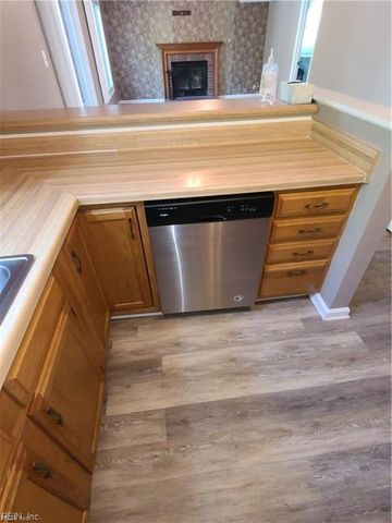 1061 Gauguin DR, Virginia Beach, VA 23454