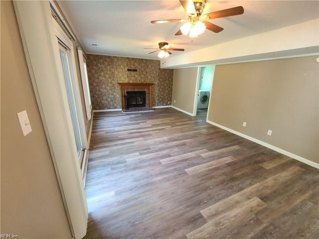 1061 Gauguin DR, Virginia Beach, VA 23454