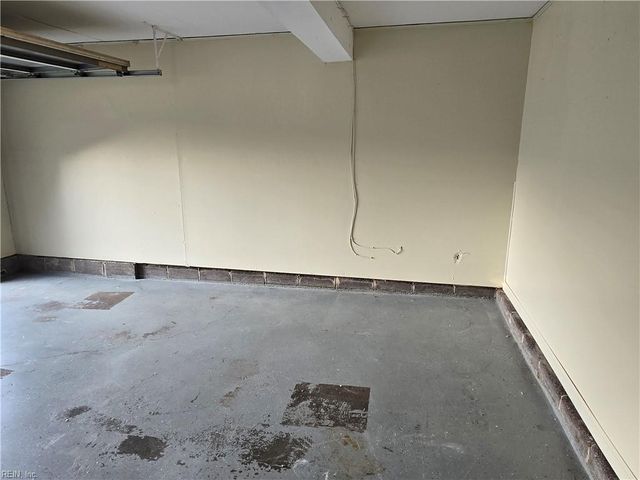 1061 Gauguin DR, Virginia Beach, VA 23454