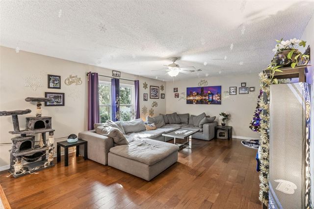 1028 FOX TRAIL AVENUE, Minneola, FL 34715