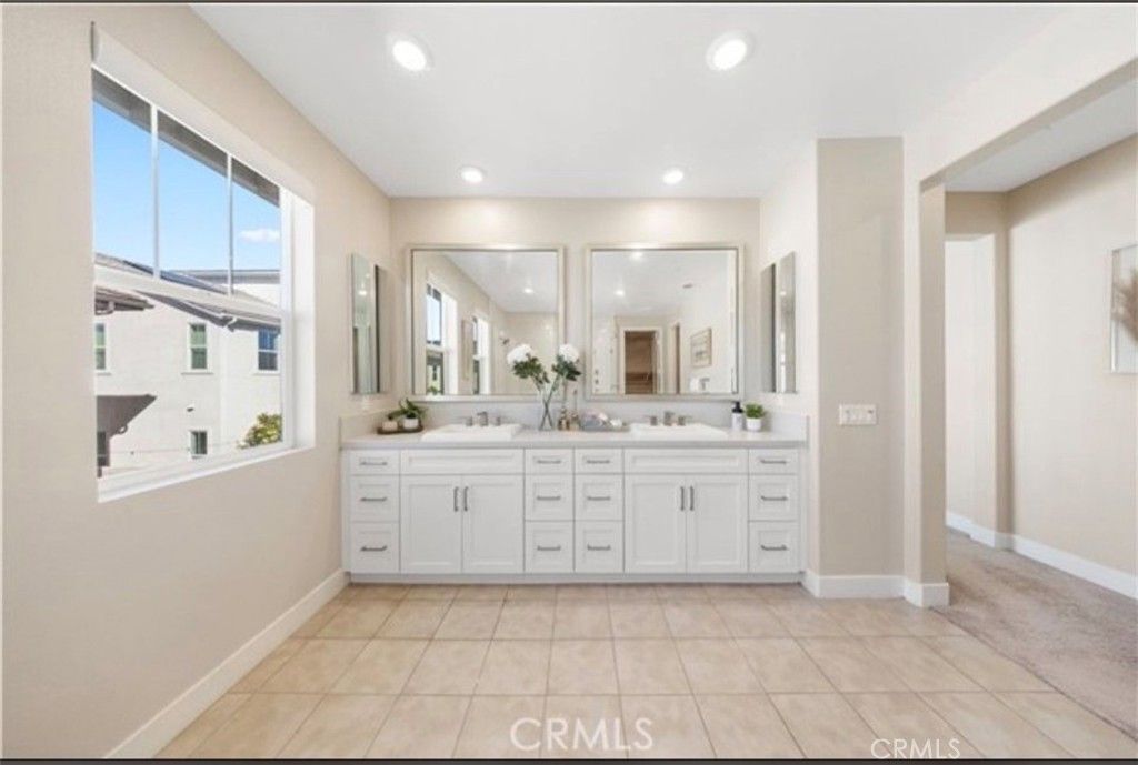 Image 14 of property listing at 73 Cartwheel, Irvine, CA 92618