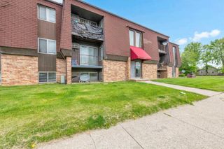 21640 Hillside #3c Drive, Clinton, MI 48035