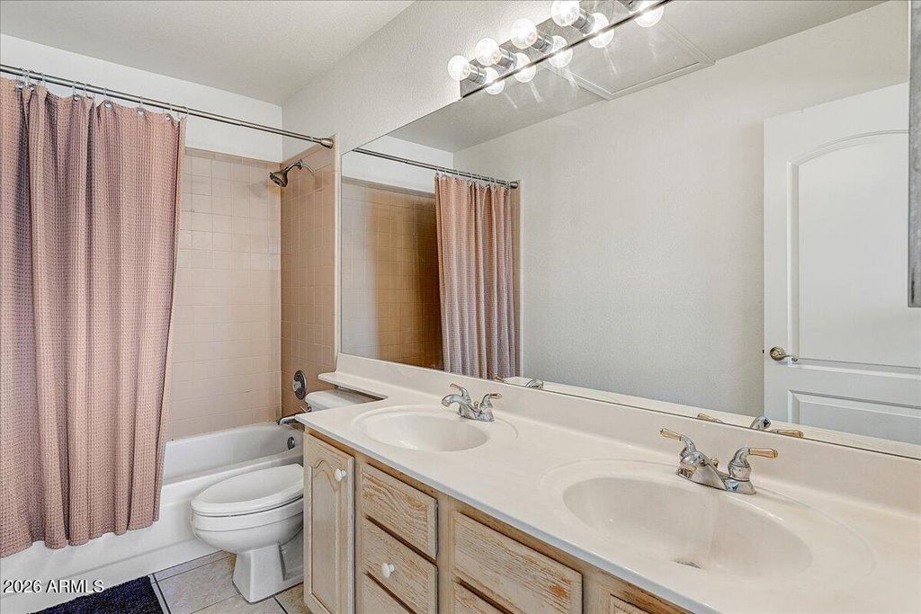 Image 27 of property listing at 2174 W PENINSULA Circle, Chandler, AZ 85248