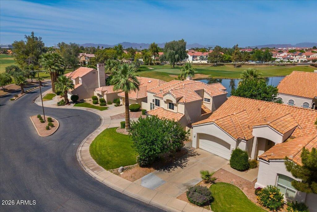 Image 3 of property listing at 2174 W PENINSULA Circle, Chandler, AZ 85248