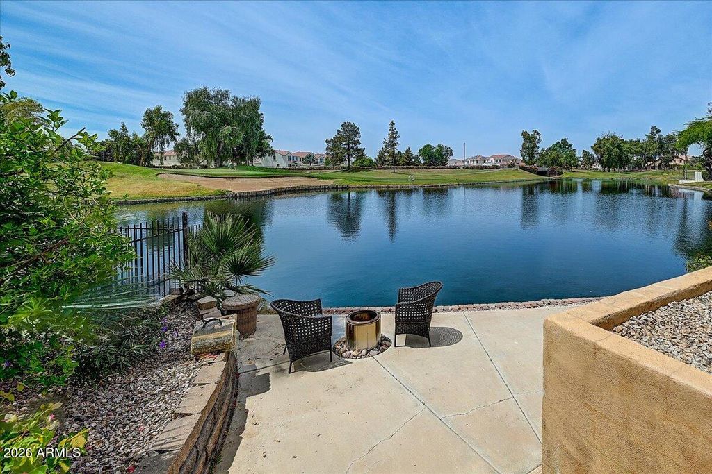 Image 30 of property listing at 2174 W PENINSULA Circle, Chandler, AZ 85248