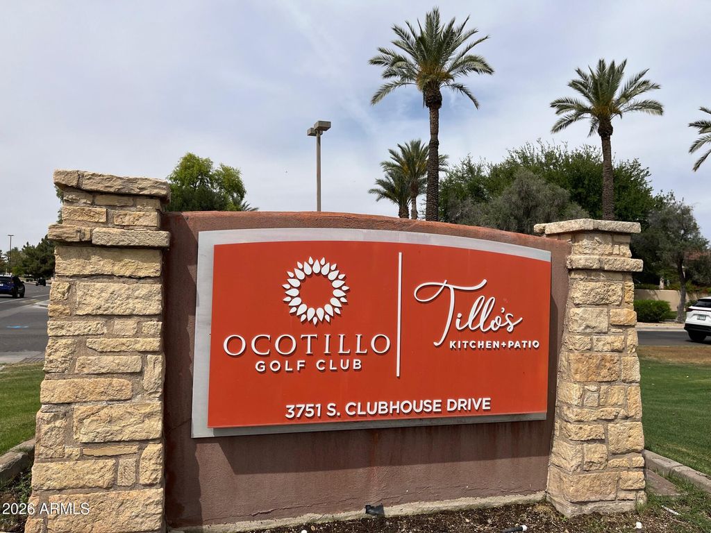 Image 45 of property listing at 2174 W PENINSULA Circle, Chandler, AZ 85248