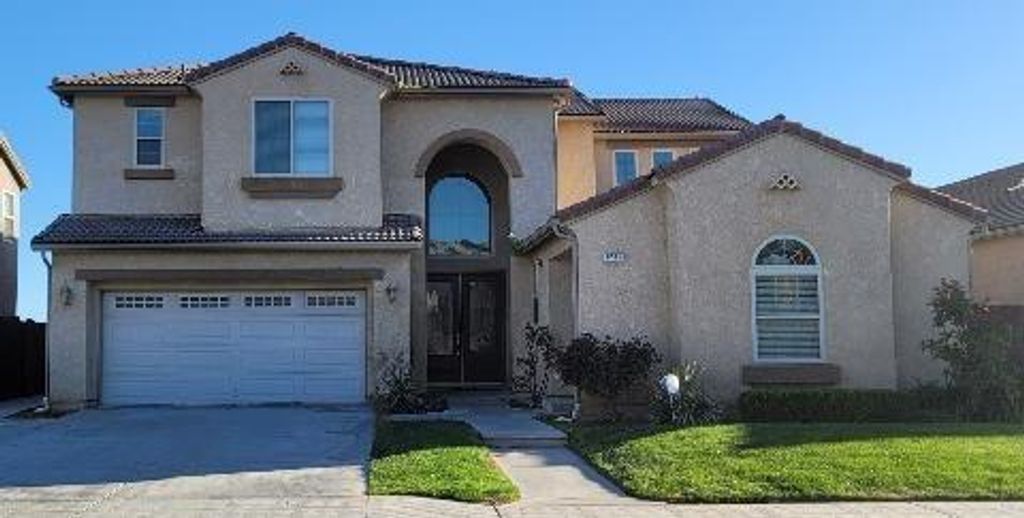 6587 W Wrenwood Ln, Fresno, CA 93723