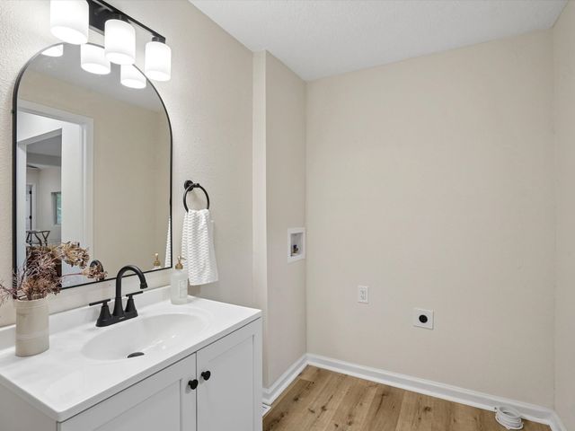 1954 Lincoln Avenue, Des Moines, IA 50314