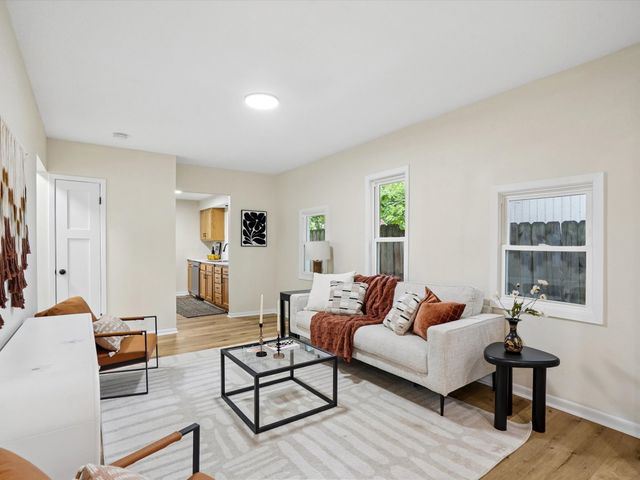 1954 Lincoln Avenue, Des Moines, IA 50314