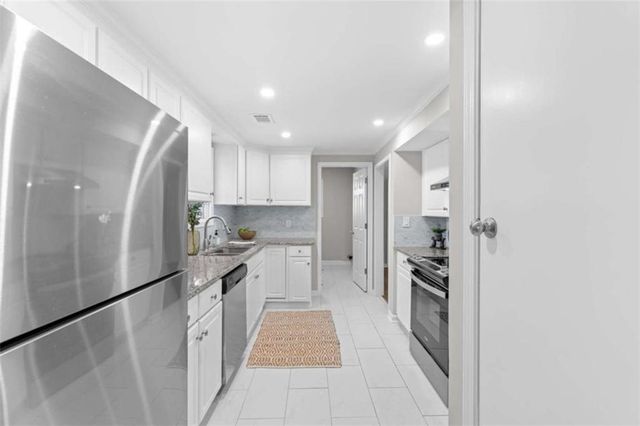 155 Bear Run Court, Chattahoochee Hills, GA 30268