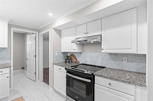 155 Bear Run Court, Chattahoochee Hills, GA 30268