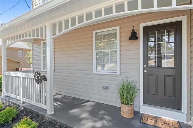 155 Bear Run Court, Chattahoochee Hills, GA 30268