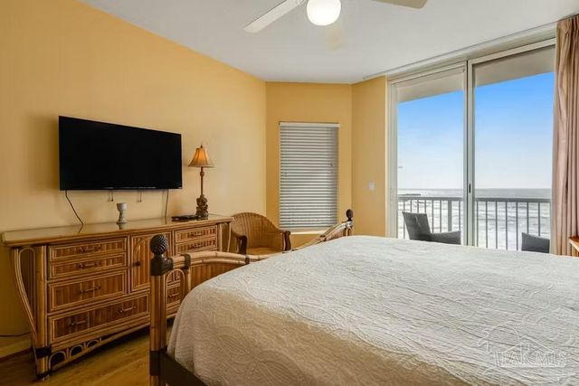 8573 Gulf Blvd 501, Navarre, FL 32566