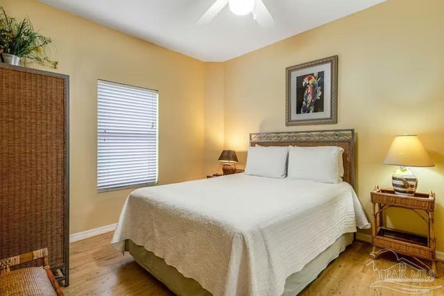 8573 Gulf Blvd 501, Navarre, FL 32566