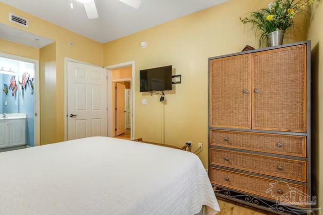 8573 Gulf Blvd 501, Navarre, FL 32566