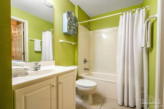 8573 Gulf Blvd 501, Navarre, FL 32566