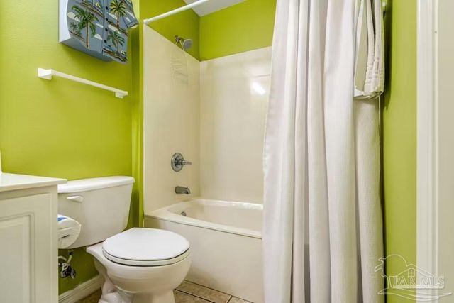 8573 Gulf Blvd 501, Navarre, FL 32566