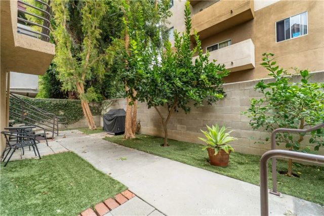 1416 N Vista, Los Angeles, CA 90046