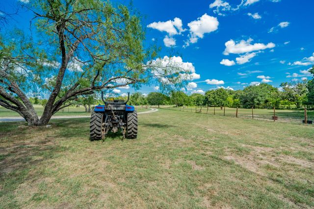 9091 Bluebonnet Drive, Scurry, TX 75158