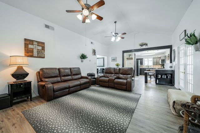 9091 Bluebonnet Drive, Scurry, TX 75158