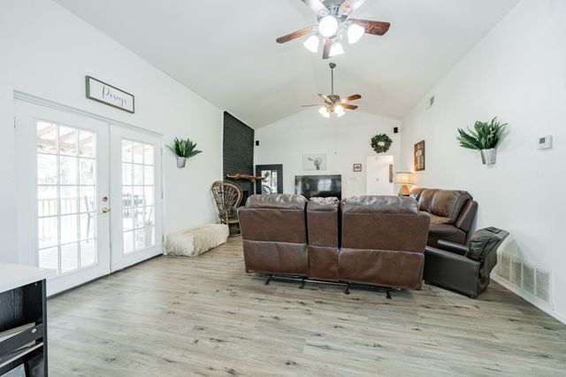 9091 Bluebonnet Drive, Scurry, TX 75158