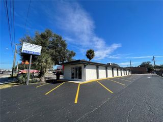 8610 N SUWANEE AVENUE, Tampa, FL 33604