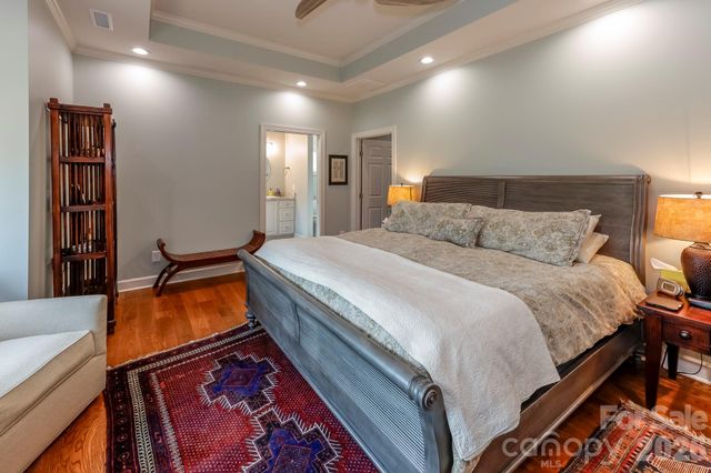 118 McOwenben Pass, Lake Lure, NC 28746