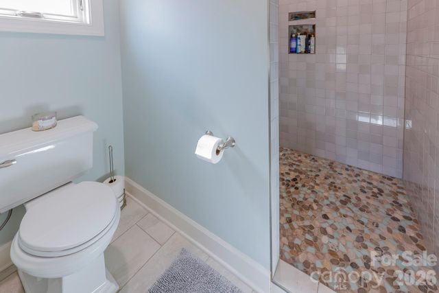 118 McOwenben Pass, Lake Lure, NC 28746
