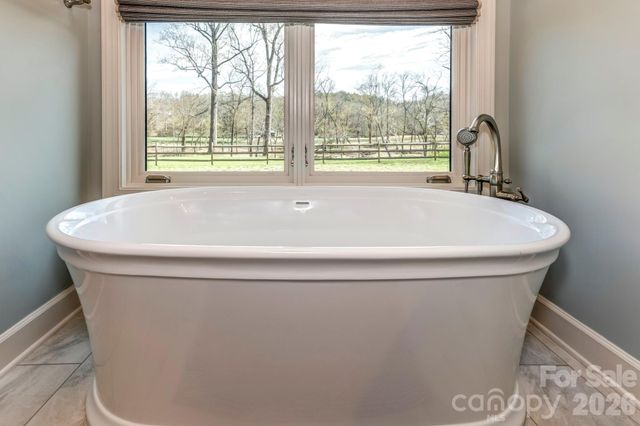 118 McOwenben Pass, Lake Lure, NC 28746