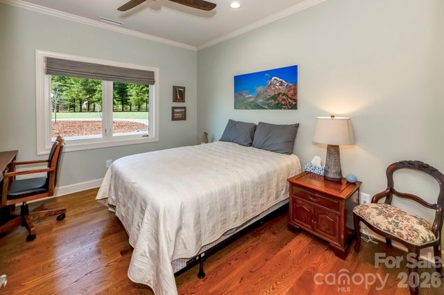 118 McOwenben Pass, Lake Lure, NC 28746