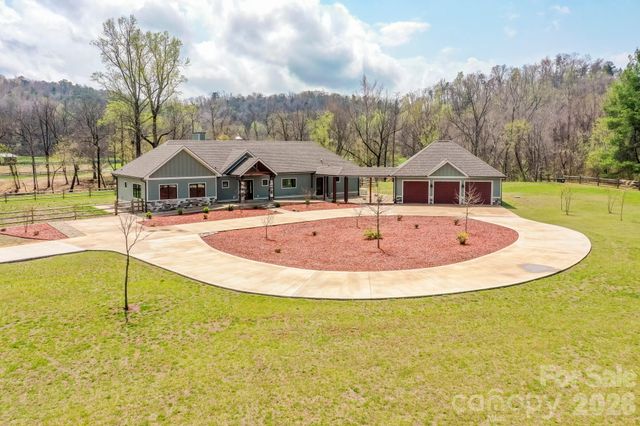 118 McOwenben Pass, Lake Lure, NC 28746