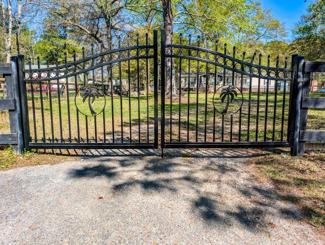 809 Coral Acres Drive, Moncks Corner, SC 29461