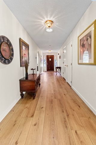 2029 Weiskopf Court, Richland, WA 99352